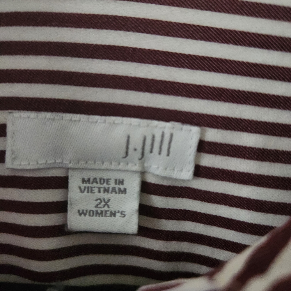 Womean's 2x Button-Down Blouse - image 3